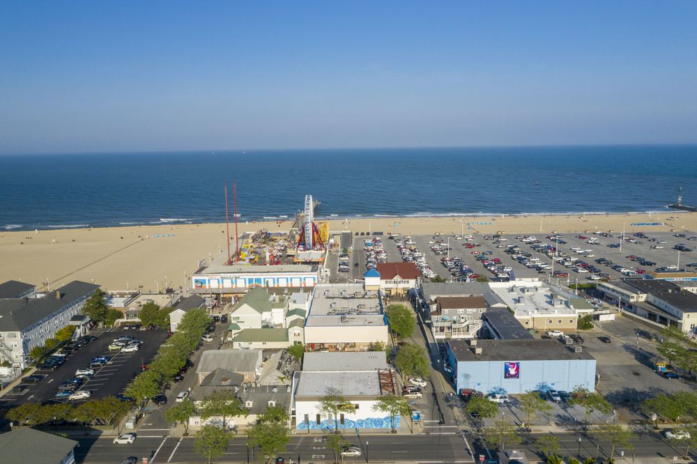 14 Worcester St, Ocean City, MD 21842